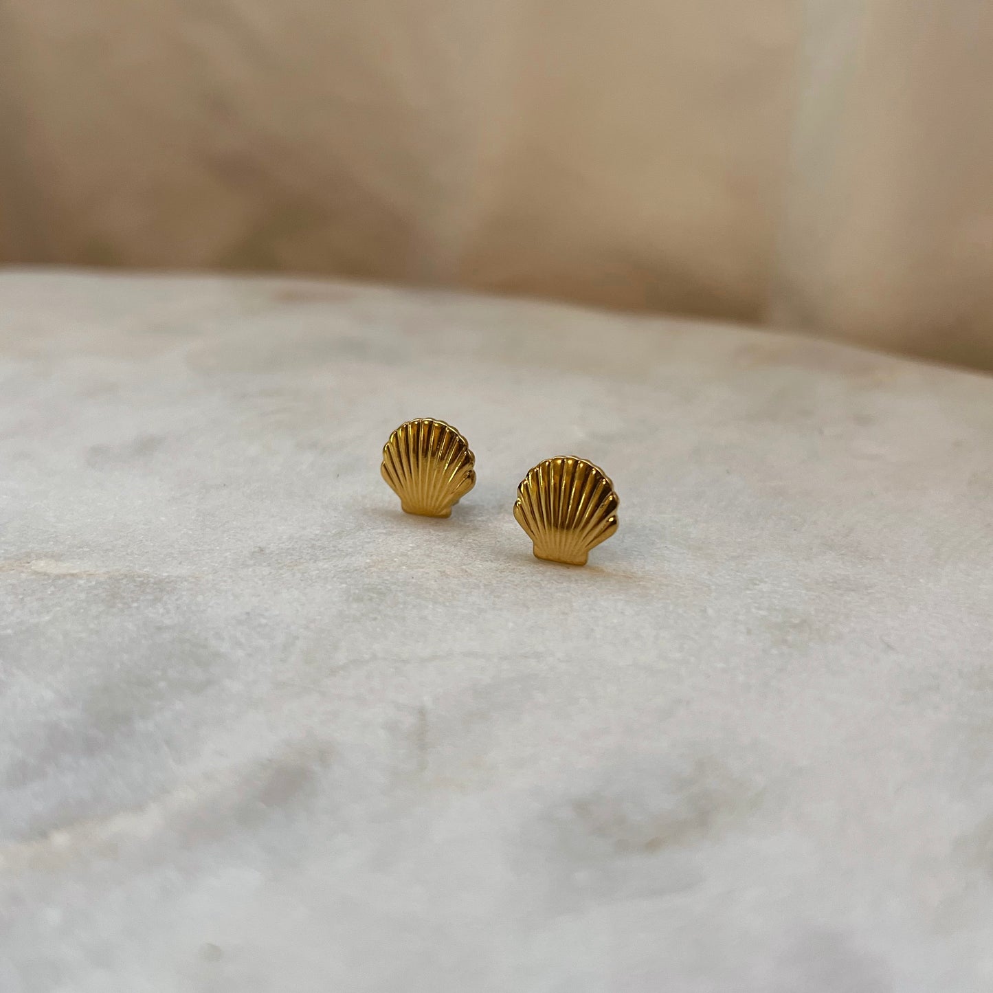 Buyé Studs